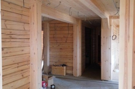 Светильники, ламинат и деревянный плинтус на коттедж (тест) 